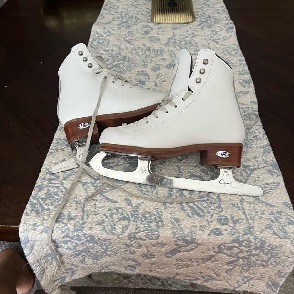 Riedell Stride JR 23 Ice Skating set